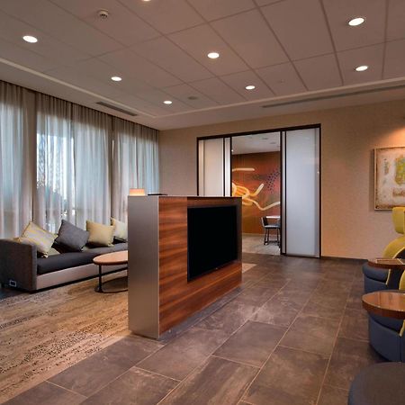 Courtyard By Marriott Atlanta Alpharetta/Avalon Area Hotel Exterior photo