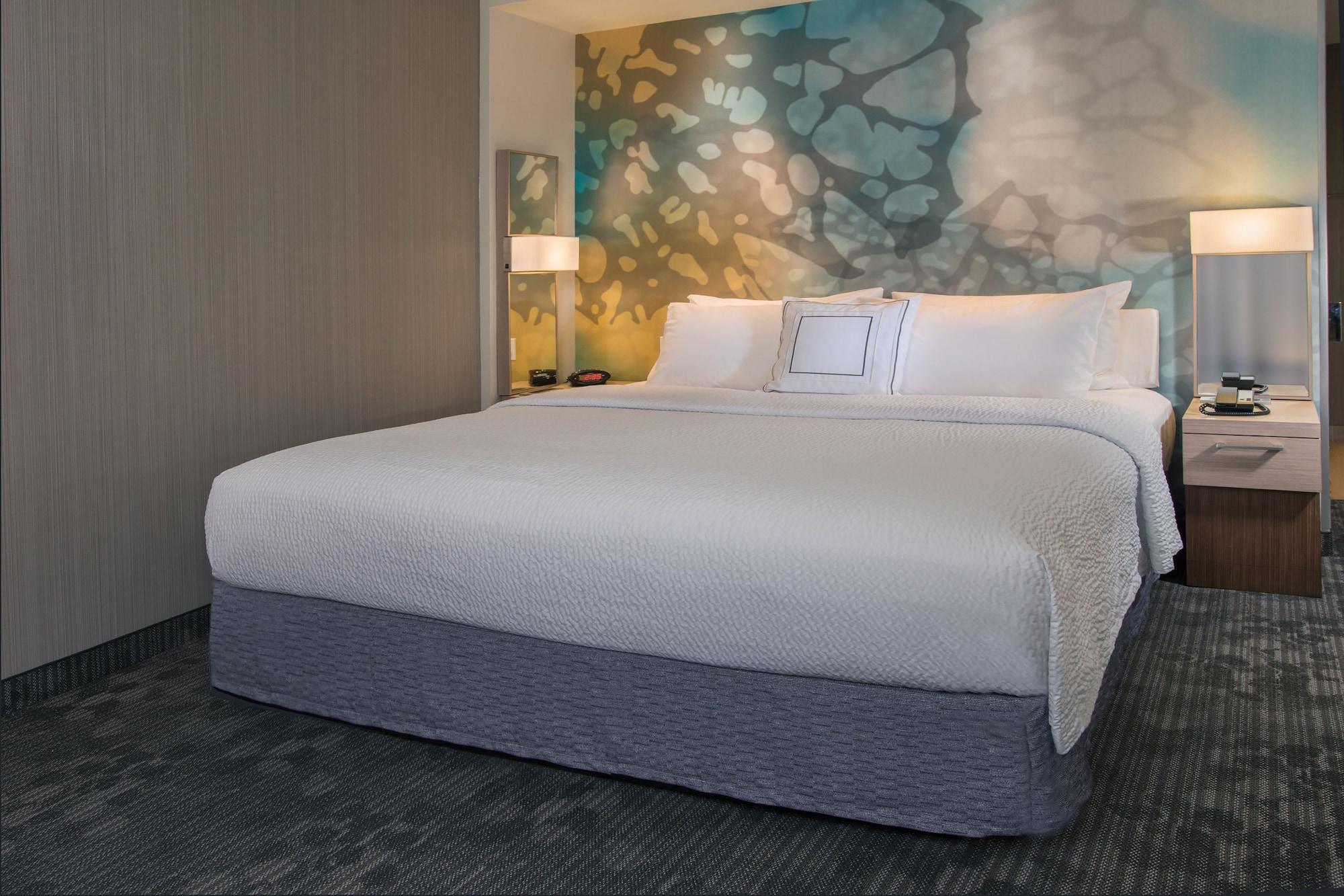 Courtyard By Marriott Atlanta Alpharetta/Avalon Area Hotel Exterior photo