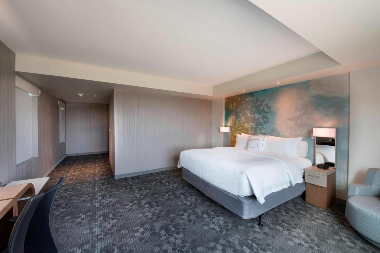 Courtyard By Marriott Atlanta Alpharetta/Avalon Area Hotel Exterior photo