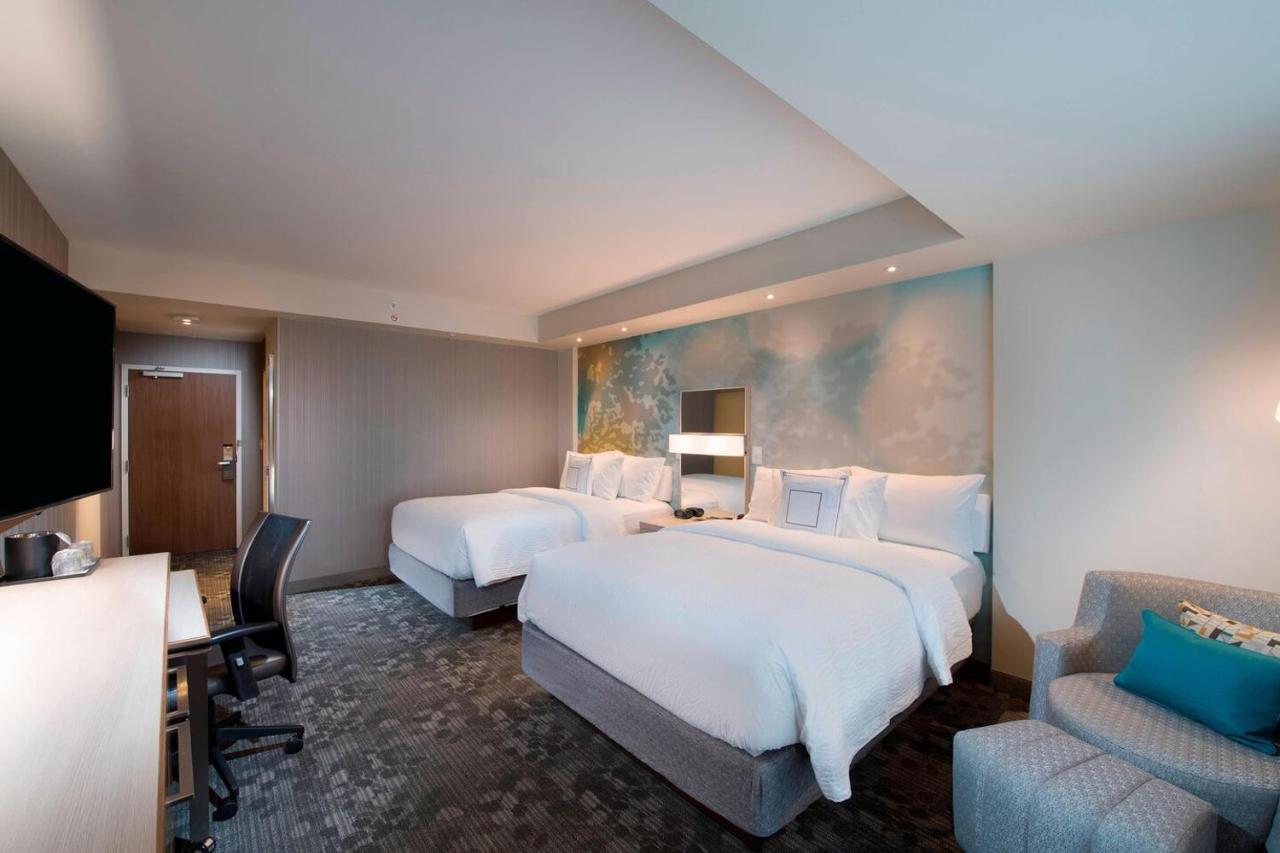 Courtyard By Marriott Atlanta Alpharetta/Avalon Area Hotel Exterior photo
